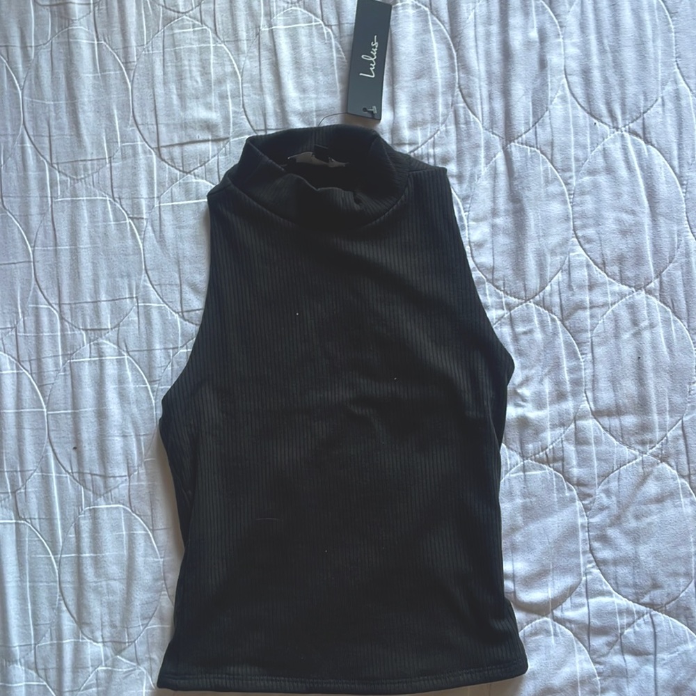 New Lulu’s cutout tank